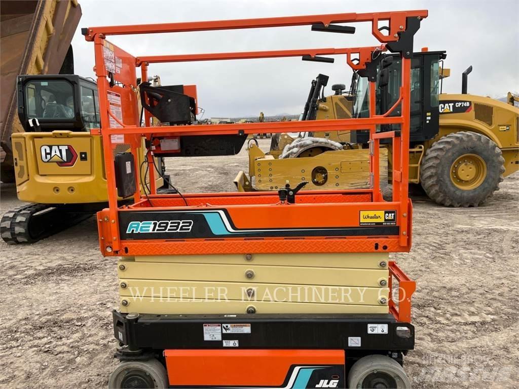 JLG AE1932 가위형 리프트