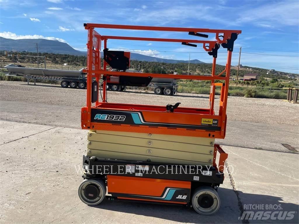 JLG AE1932 가위형 리프트