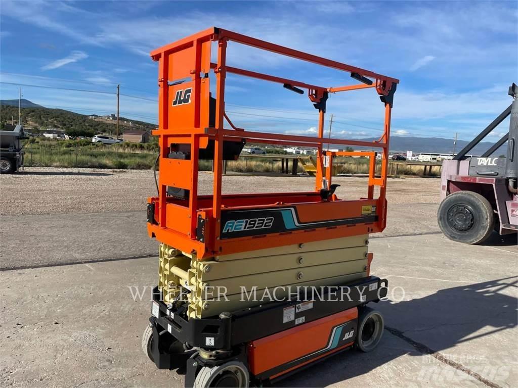 JLG AE1932 가위형 리프트