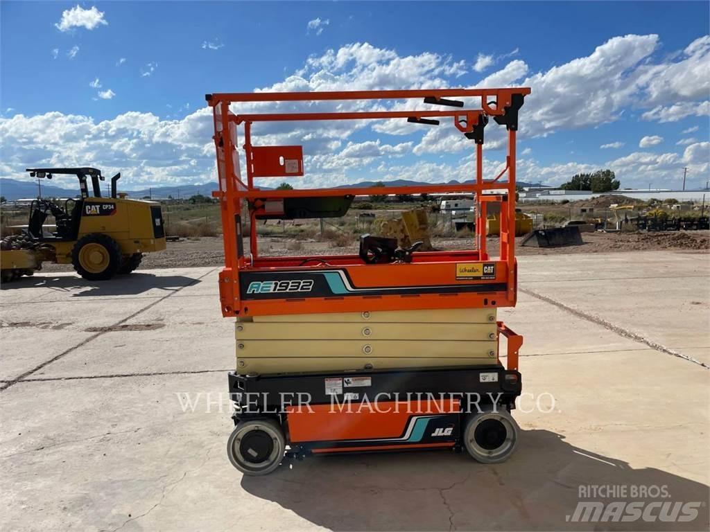 JLG AE1932 가위형 리프트