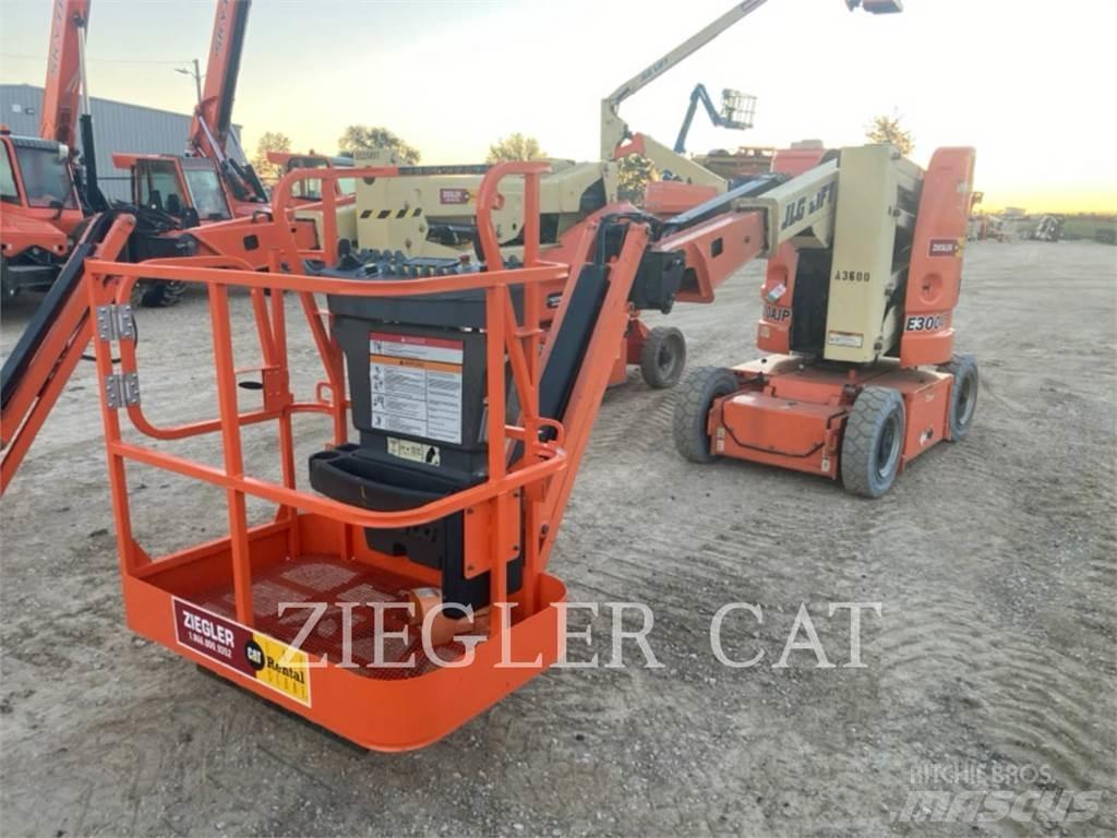 JLG E300AJP 관절형 전동이동 리프트