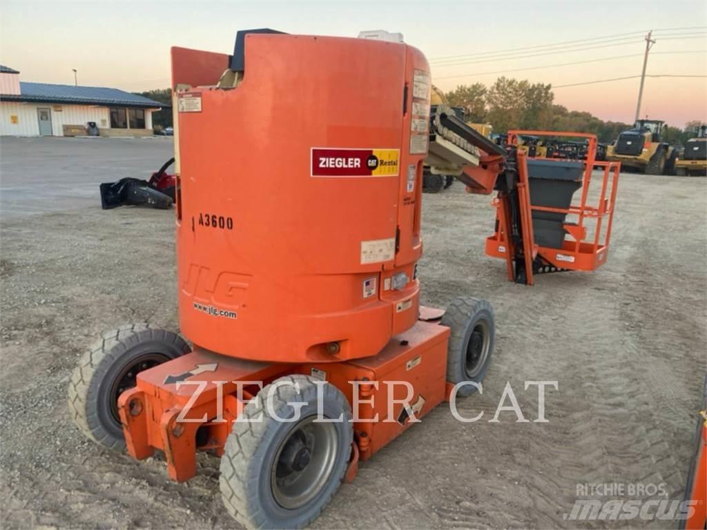 JLG E300AJP 관절형 전동이동 리프트