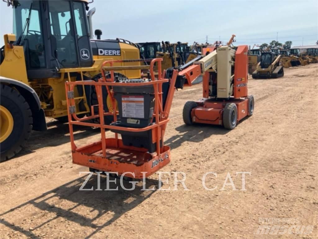 JLG E300AJP 관절형 전동이동 리프트
