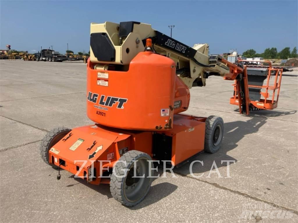 JLG E400AJPN 관절형 전동이동 리프트