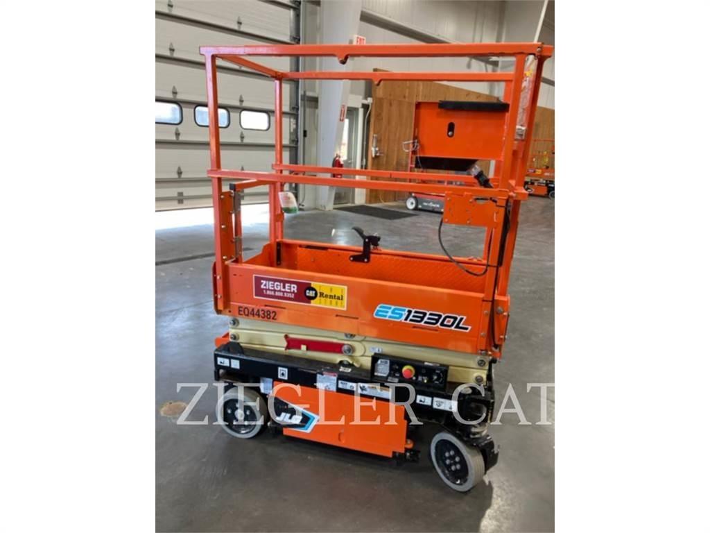 JLG ES1330L 가위형 리프트
