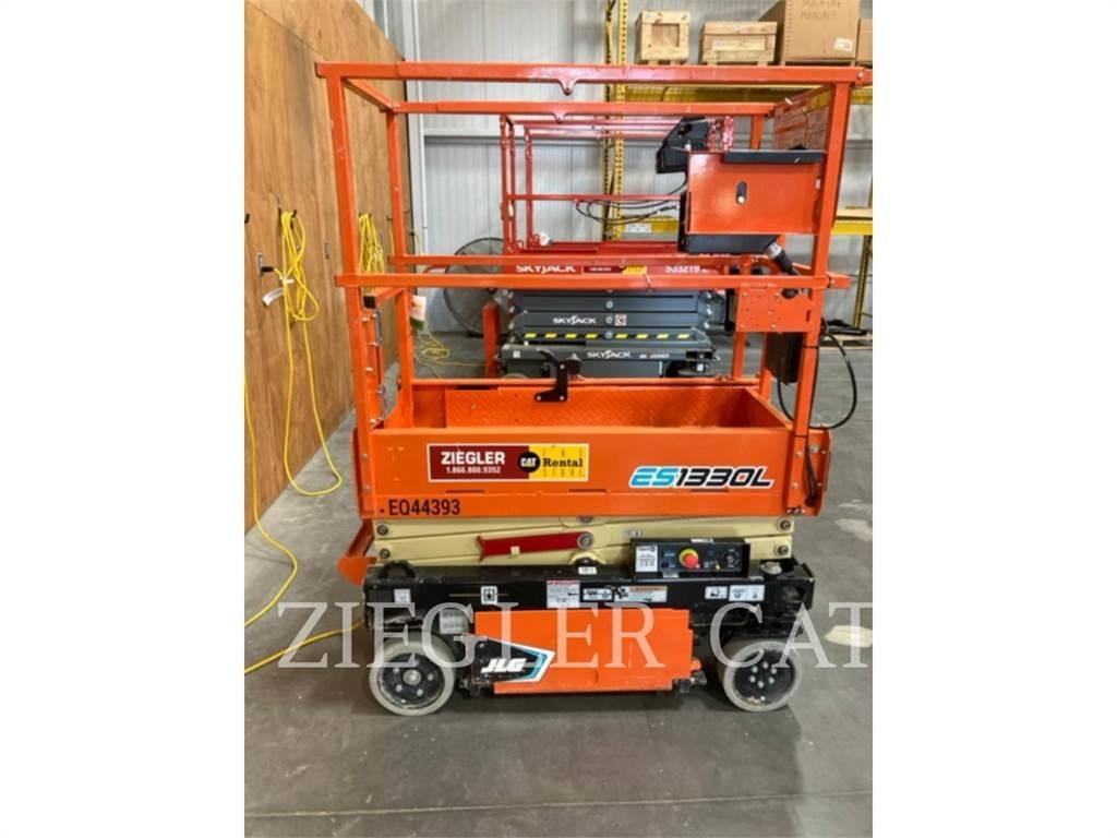 JLG ES1330L 가위형 리프트