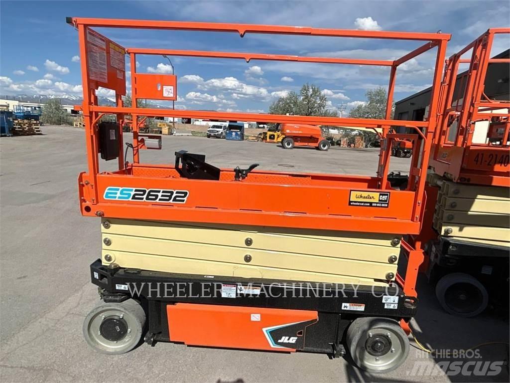JLG ES2632 가위형 리프트