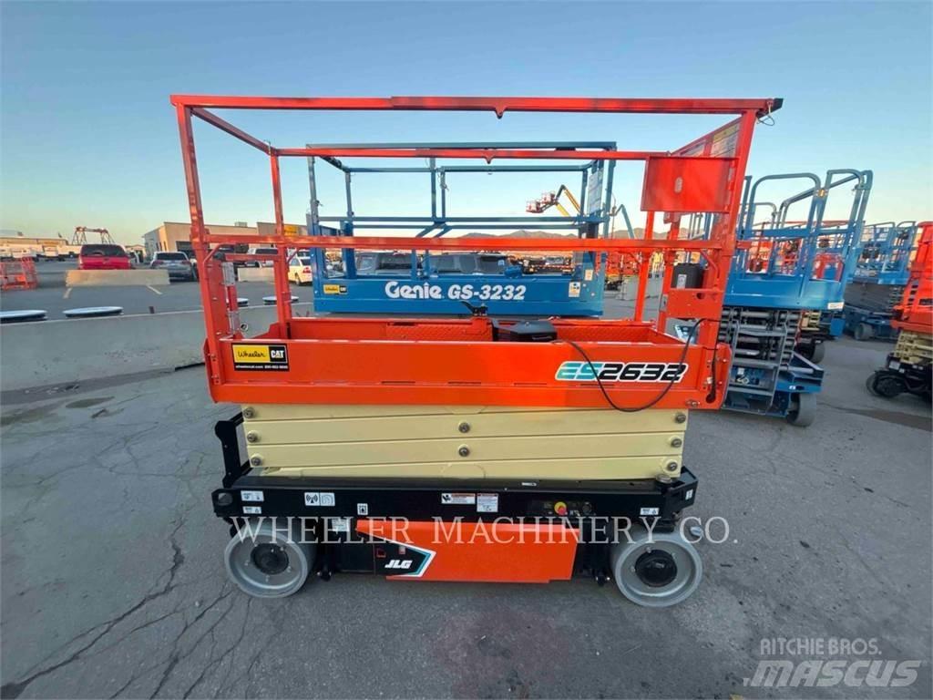 JLG ES2632 가위형 리프트