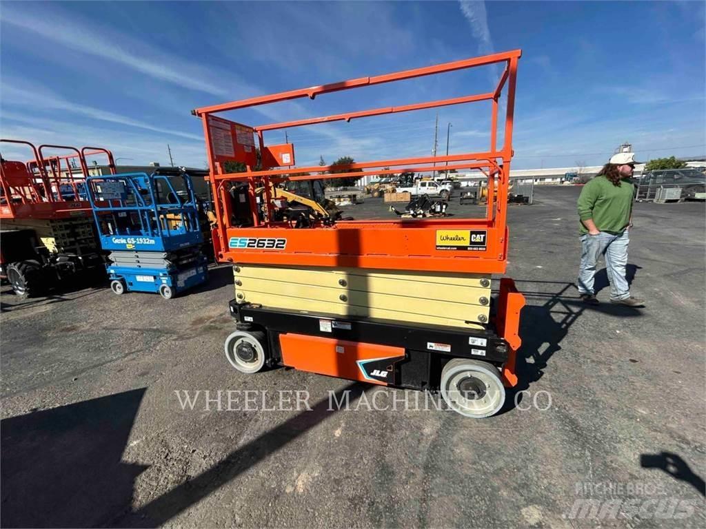 JLG ES2632 가위형 리프트