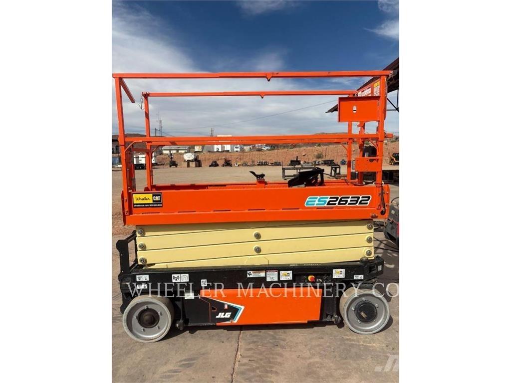 JLG ES2632 가위형 리프트