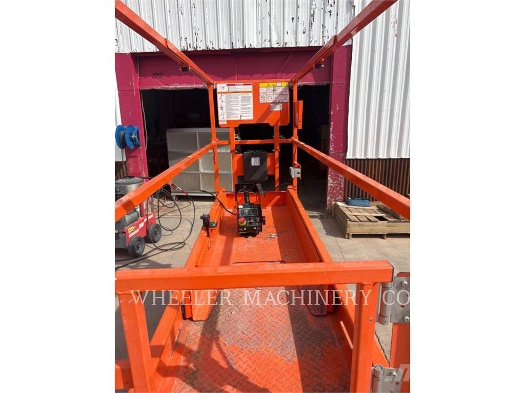 JLG ES2632 가위형 리프트