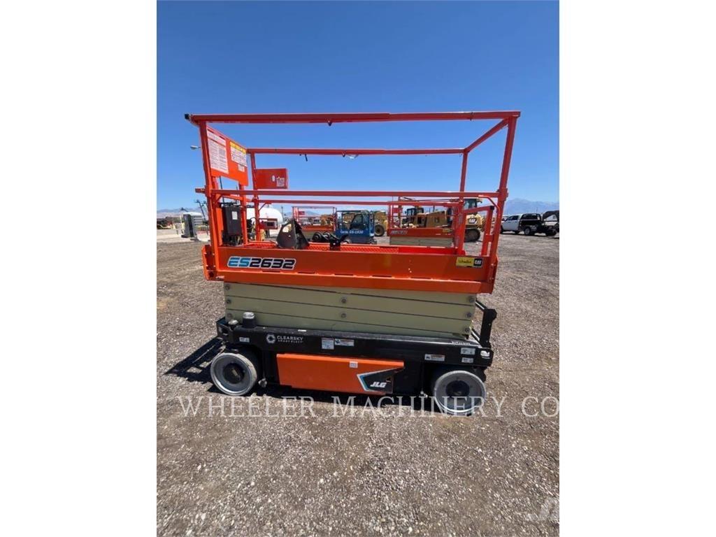 JLG ES2632 가위형 리프트