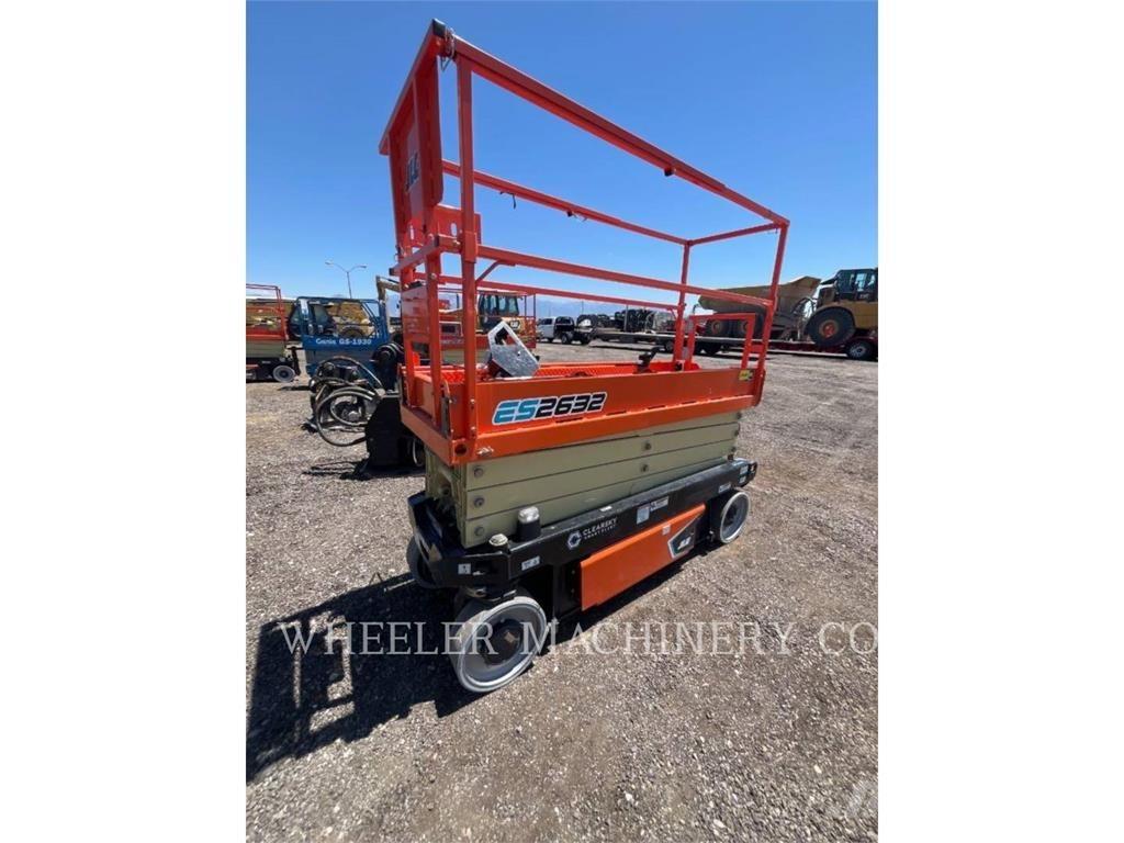 JLG ES2632 가위형 리프트