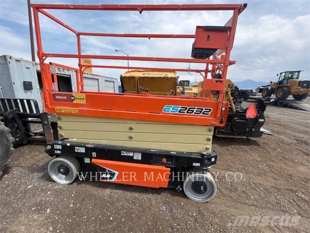 JLG ES2632 가위형 리프트