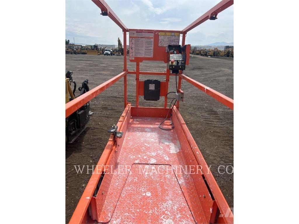 JLG ES2632 가위형 리프트