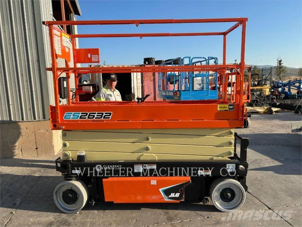 JLG ES2632 가위형 리프트