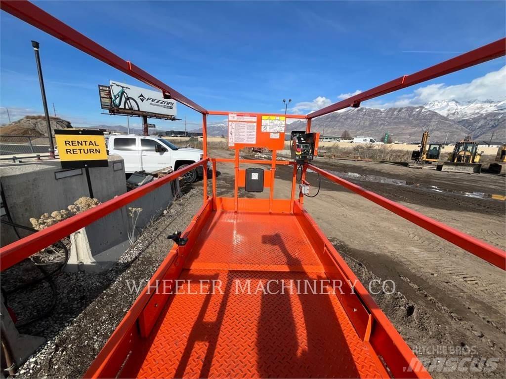 JLG ES2646 가위형 리프트