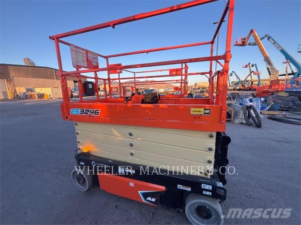 JLG ES3246 가위형 리프트