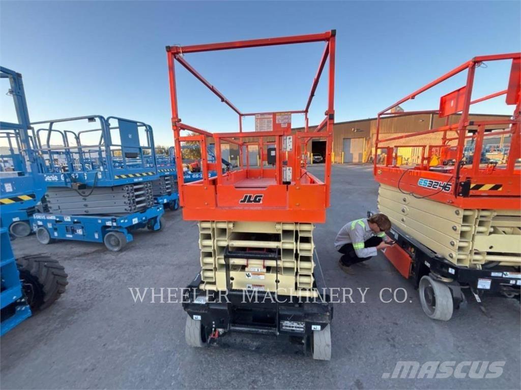 JLG ES3246 가위형 리프트