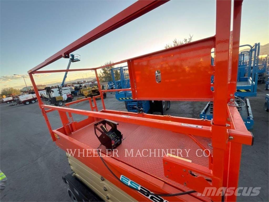 JLG ES3246 가위형 리프트