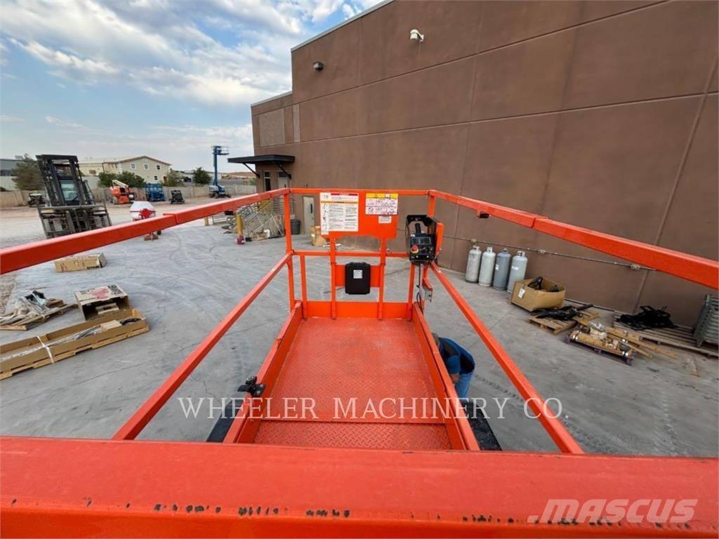 JLG ES3246 가위형 리프트
