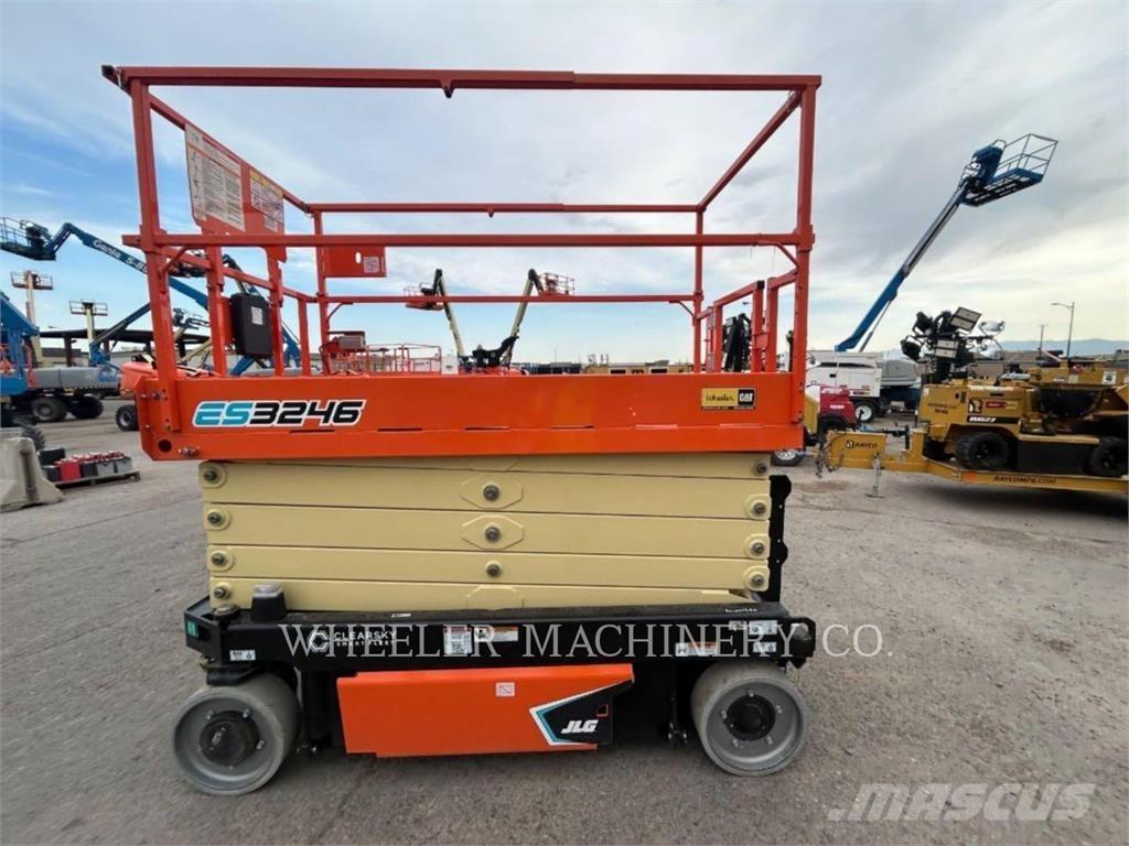 JLG ES3246 가위형 리프트