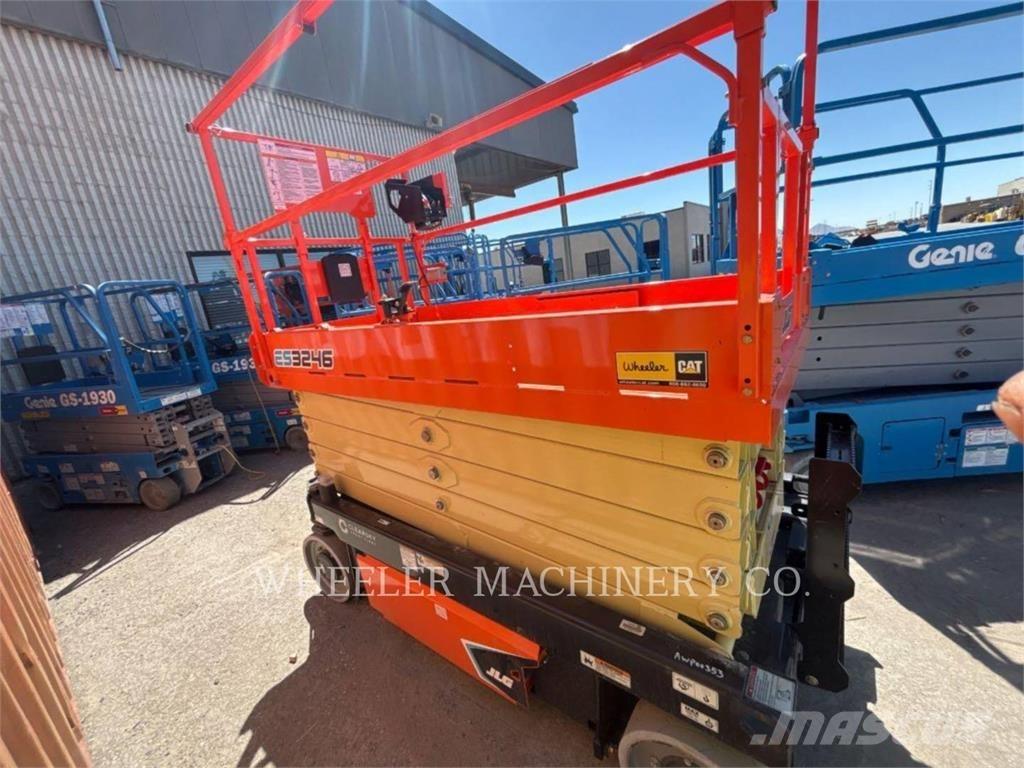 JLG ES3246 가위형 리프트