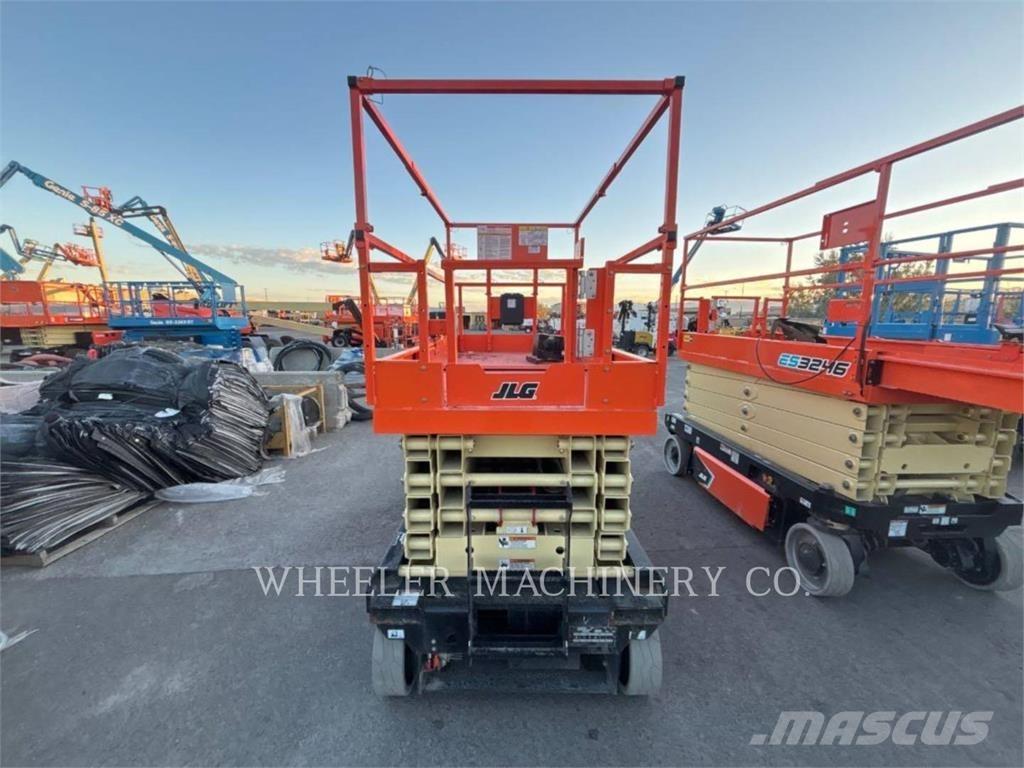 JLG ES3246 가위형 리프트
