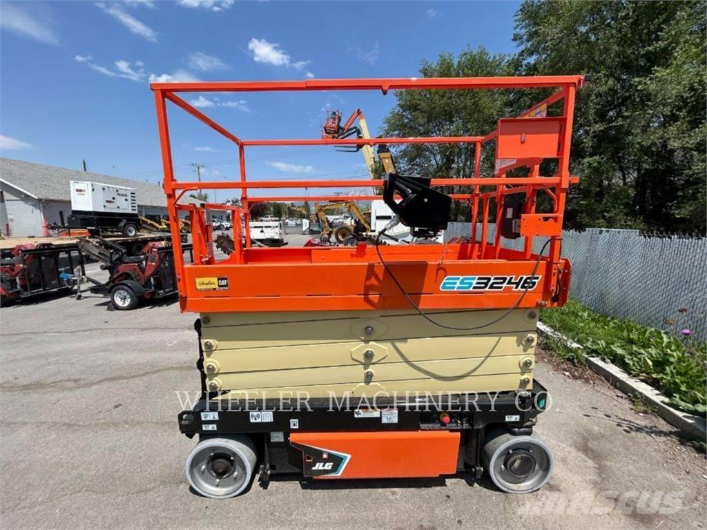 JLG ES3246 가위형 리프트