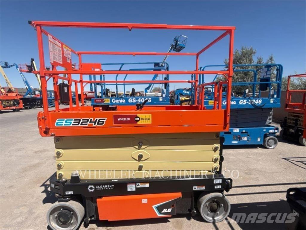 JLG ES3246 가위형 리프트