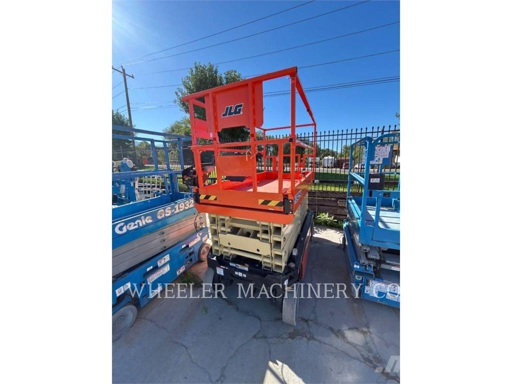 JLG ES3246 가위형 리프트