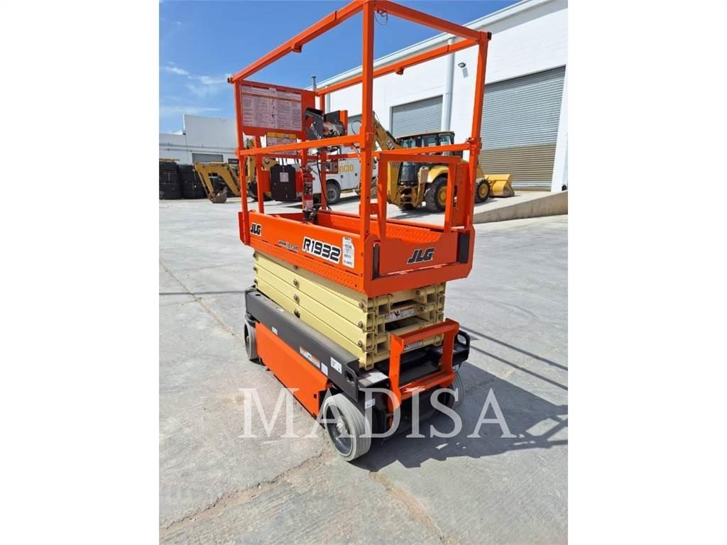JLG R1932 가위형 리프트