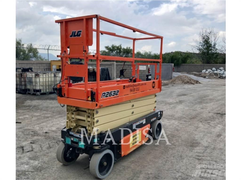 JLG R2632 관절형 전동이동 리프트
