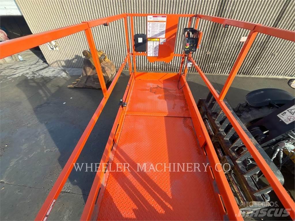JLG R4045 가위형 리프트