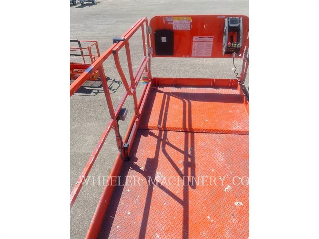 JLG RT4769 가위형 리프트