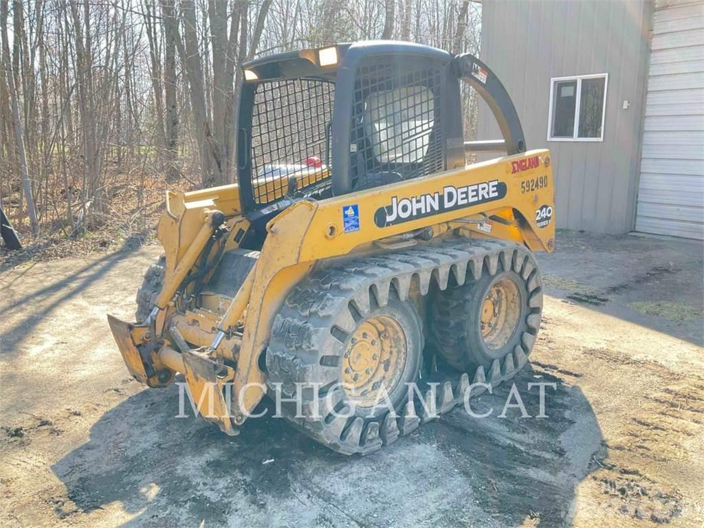 John Deere 240  스키드로더