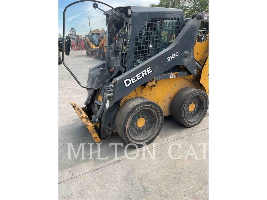 John Deere 318G  스키드로더