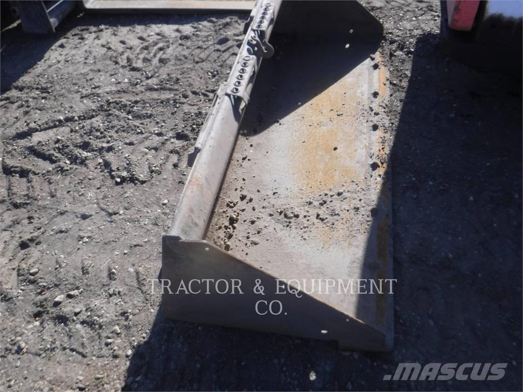 John Deere 320E  스키드로더