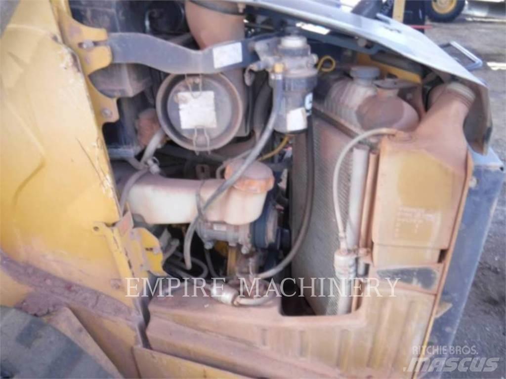 John Deere 323D  스키드로더