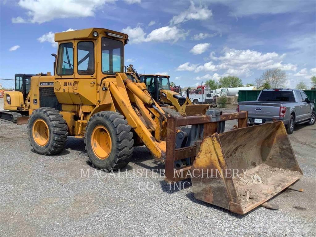 John Deere 444  휠로우더