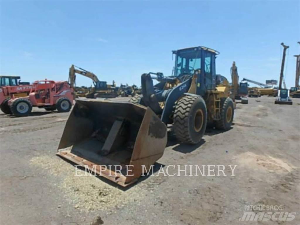 John Deere 624K  휠로우더