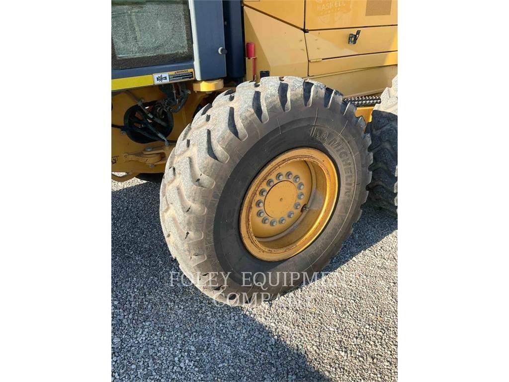 John Deere 670G 그레이더
