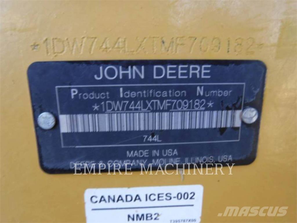 John Deere 744L  휠로우더
