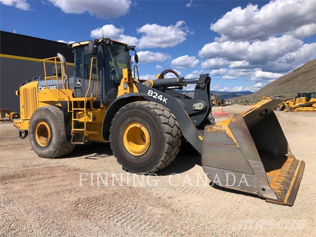John Deere 824K  휠로우더