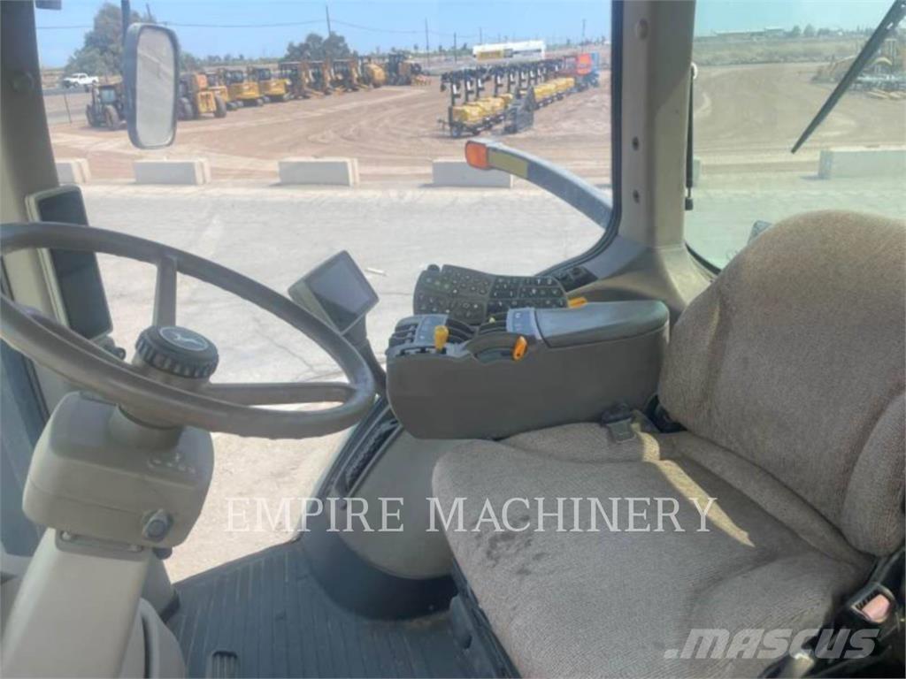 John Deere 8320R 트랙터