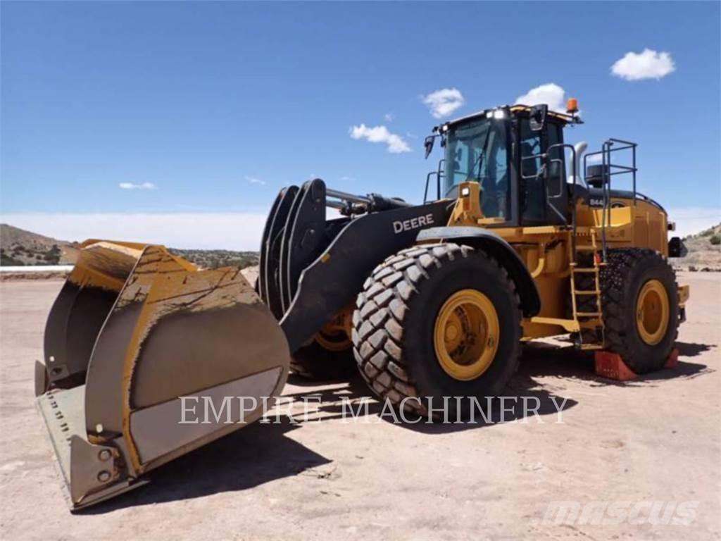 John Deere 844P  휠로우더