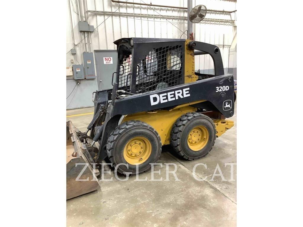 John Deere & CO. 320 D  스키드로더