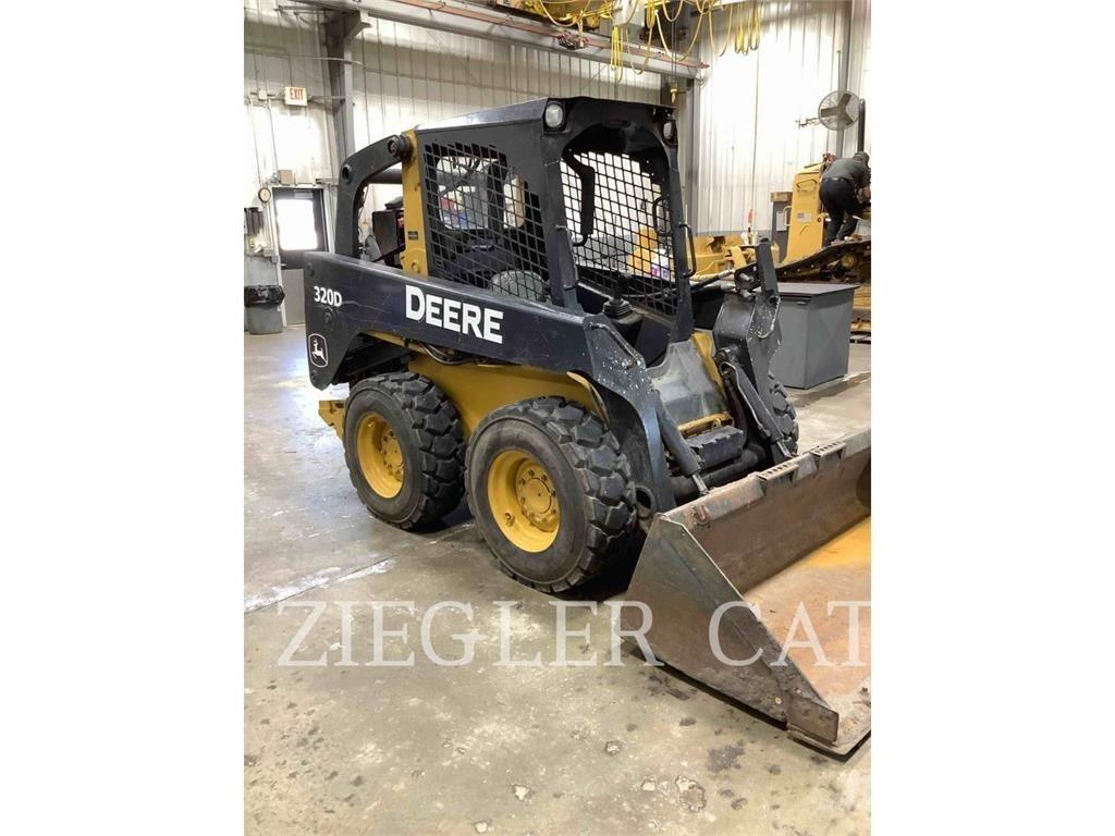 John Deere & CO. 320 D  스키드로더