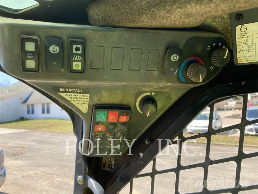 John Deere & CO. 330G  스키드로더