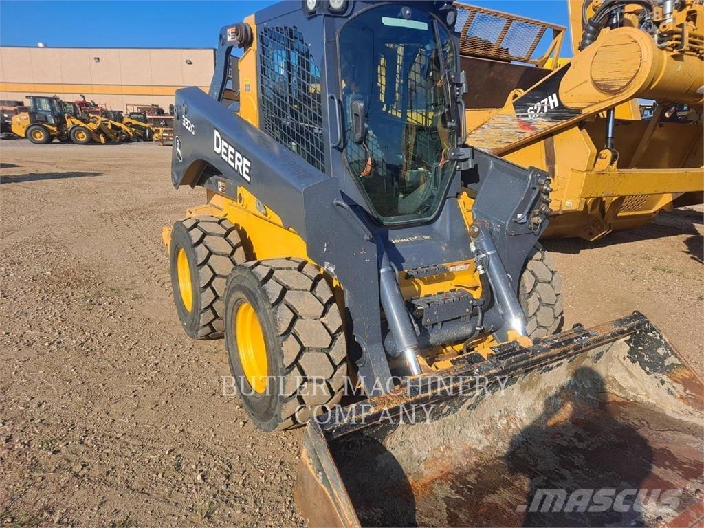 John Deere & CO. 332G  스키드로더